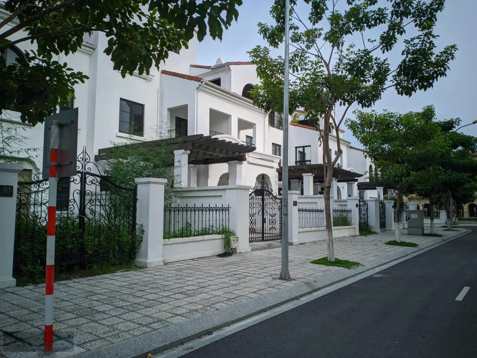 Bán Liền kề 240 m2 KĐT Nam An Khánh Sudico, gần đường chính, giá 24 tỷ