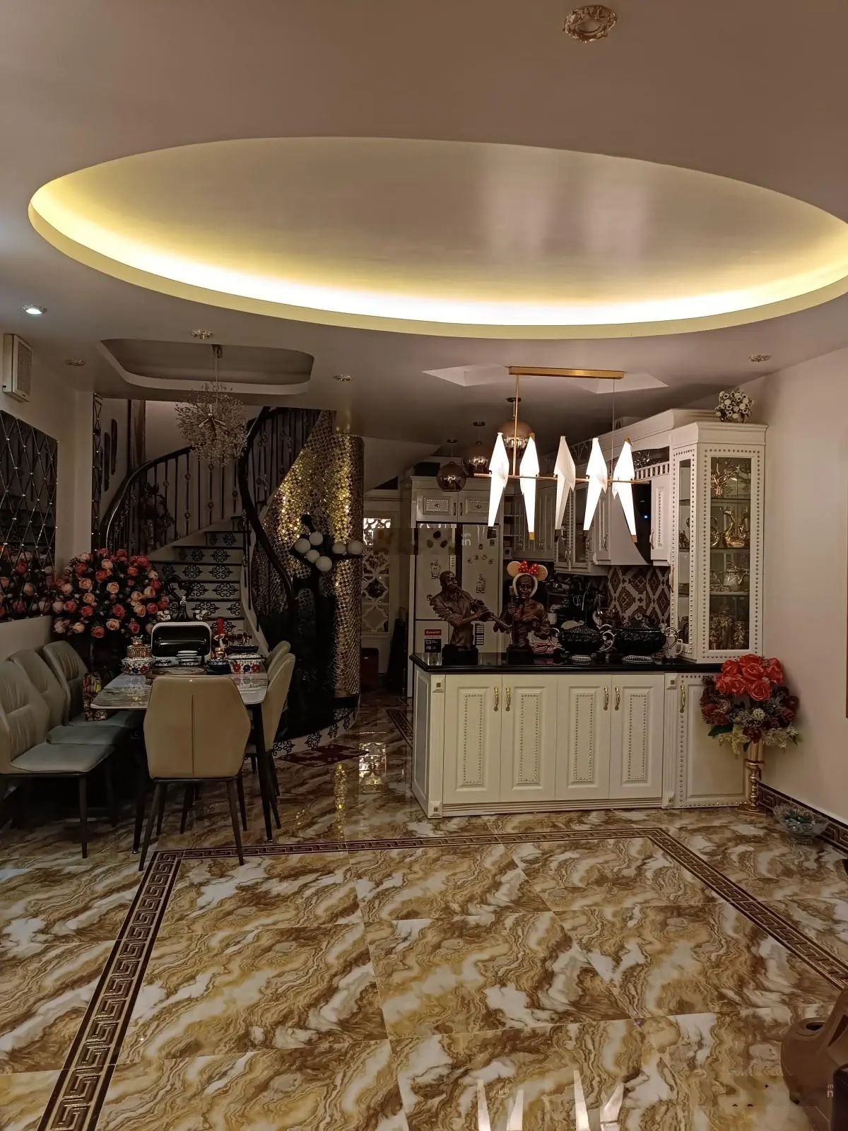 Bán gấp nhà riêng đường Bưởi 78m 4Tg MT 5m hơn 10 tỷ phân lô ôtô đỗ cổng full nội thất xịn sò.