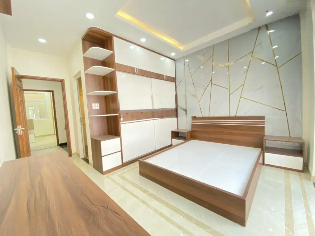 Cần bán nhà khu đồng bộ đường Quốc Lộ 13 , Thủ Đức. DT 80m2 - Giá 2,5 TỶ . SHR. LH 0903 632 *** QUÂN