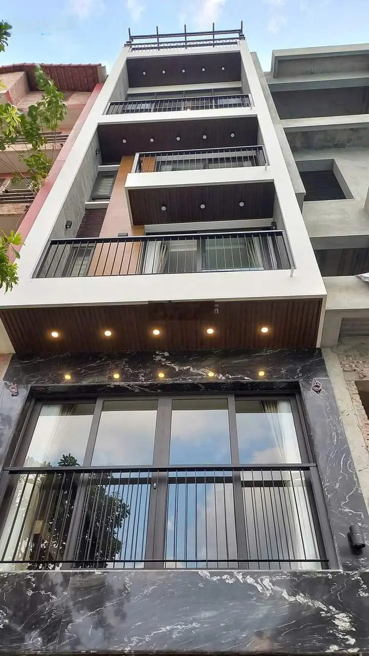 Bán nhà 7 tầng đường ô tô tránh phố Lâm Du - Bồ Đề, cách cầu Chương Dương 400m. Full nội thất
