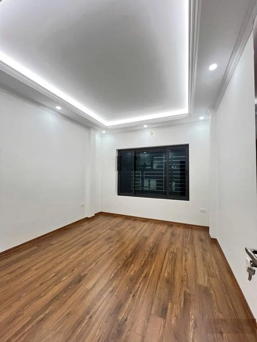 Bán nhà Phân Lô Phan Văn trường Cầu Giấy.38m x 6T.mt.3.5m. Giá = 15.2 Tỷ