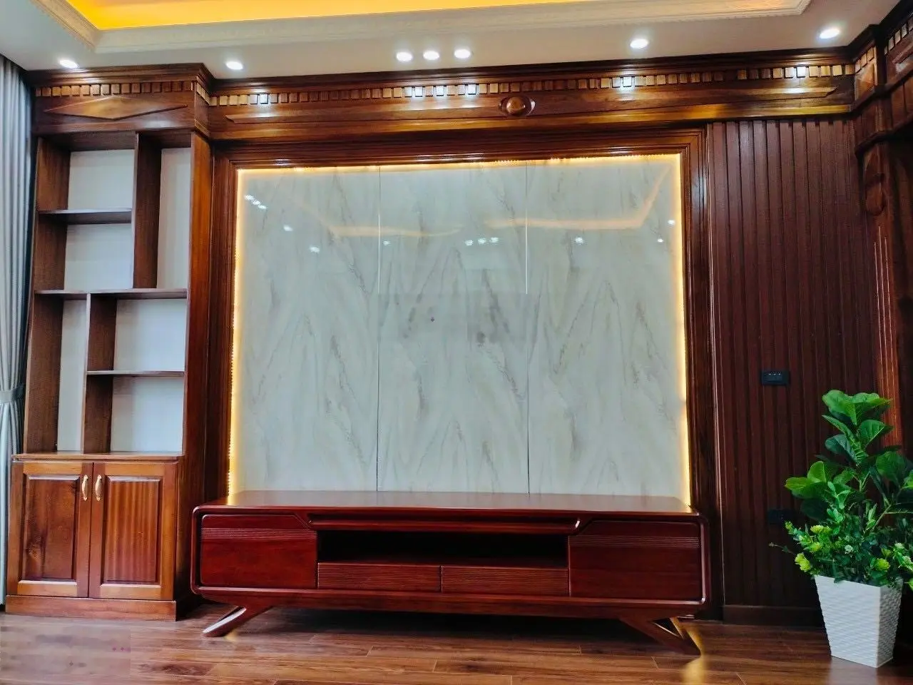 Cần bán căn nhà 4 tầng cầu thang máy KĐT Tân Phú Hưng - Tp Hải Dương