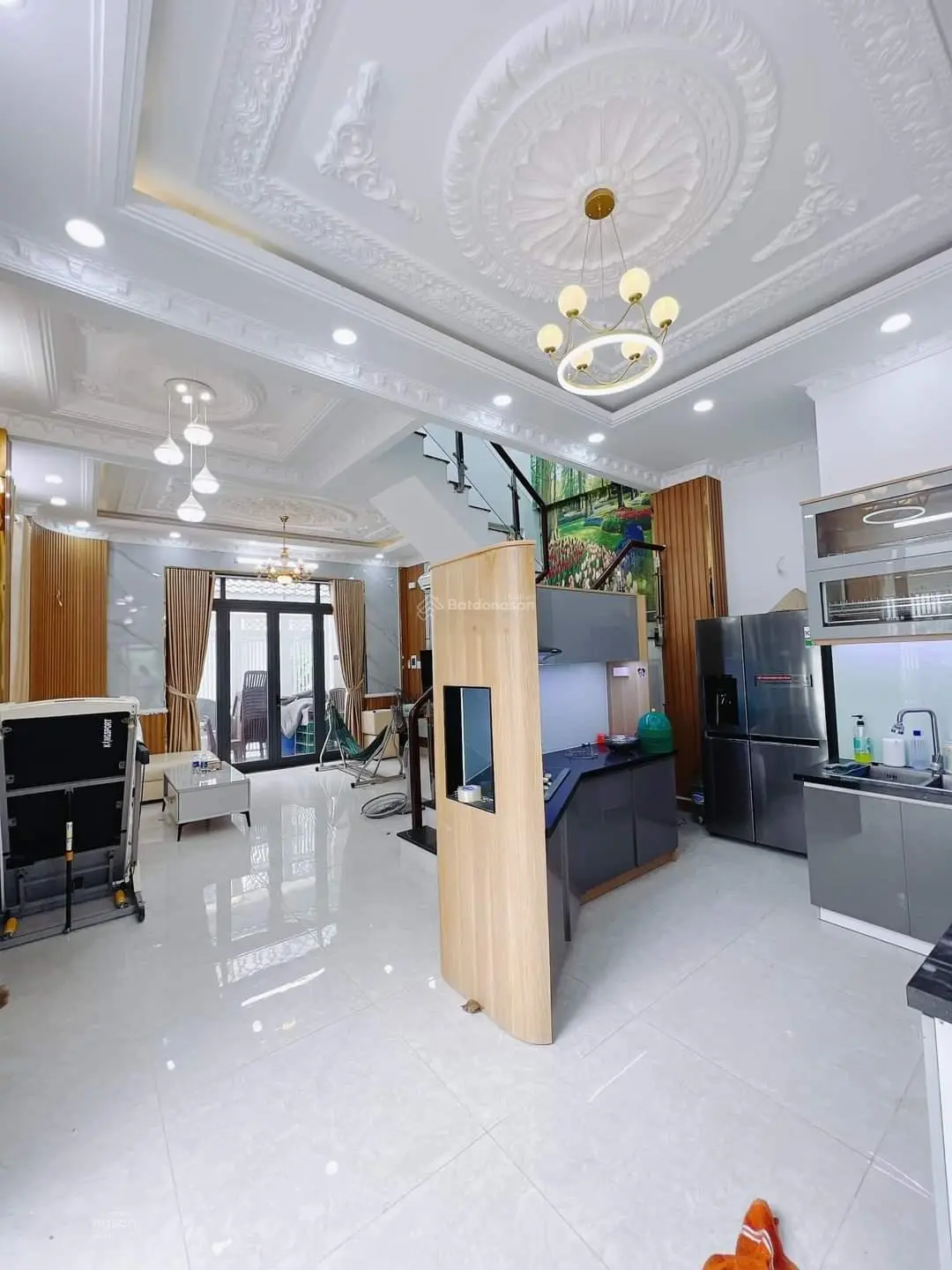 Bán nhà 4 tầng. lê quốc hưng .nguyễn trường tộ. quận 4. dt 84m2 - 4m x 21m. nhỉnh 18 tỷ. hxh vip