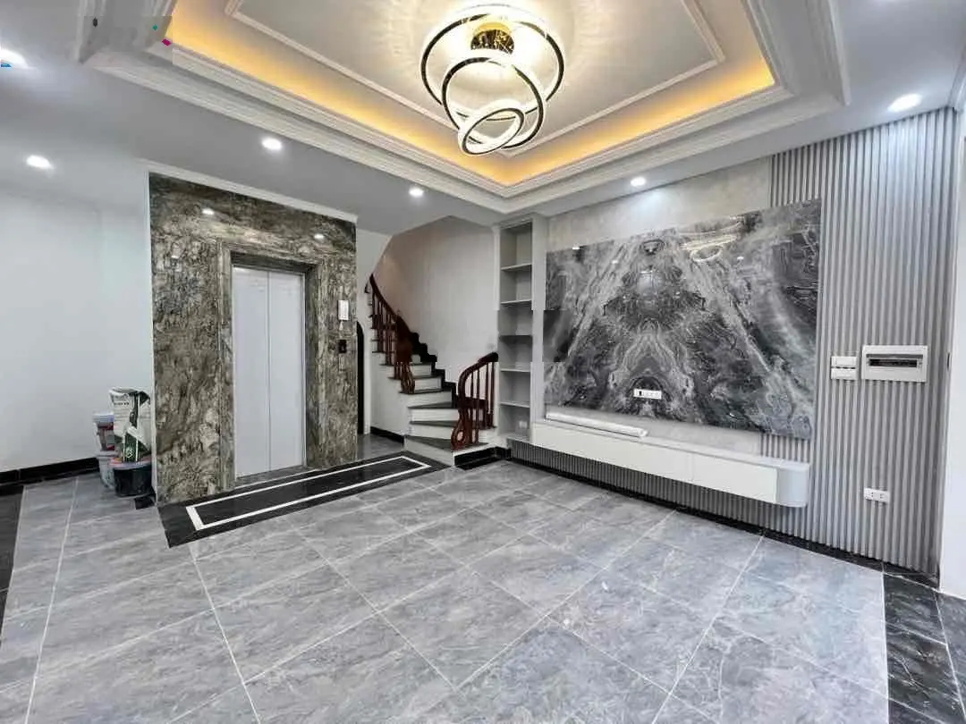Bán nhà mới tinh đẹp nhất tại Khương Đình, Thanh Xuân, Hà Nội, 34,6m2, 6 tầng ,mặt tiền 5 m ,