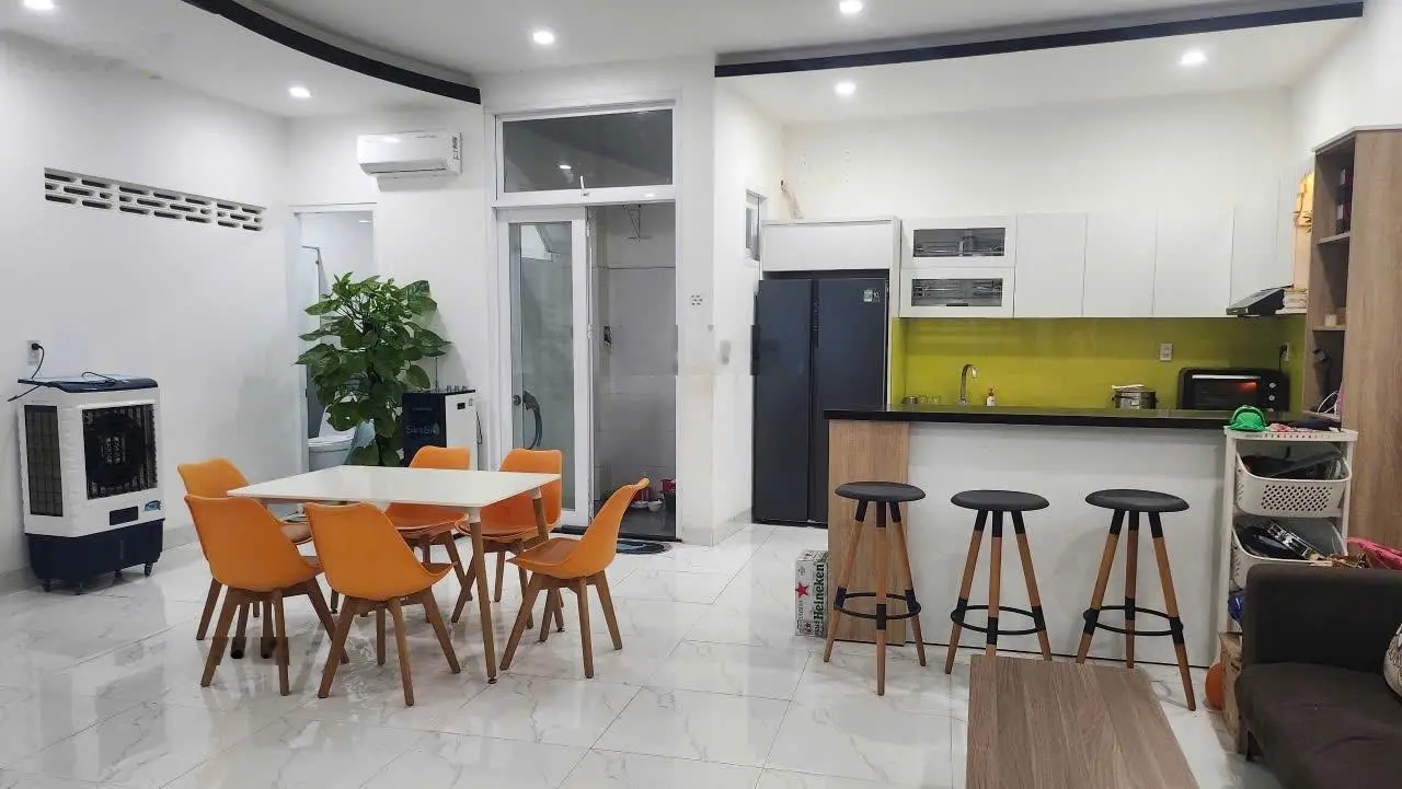 Nhà đẹp đã hoàn công ngay trung tâm thị trấn Diên Khánh 209m2 - Thổ cư - Ngang 10m, đường ôtô