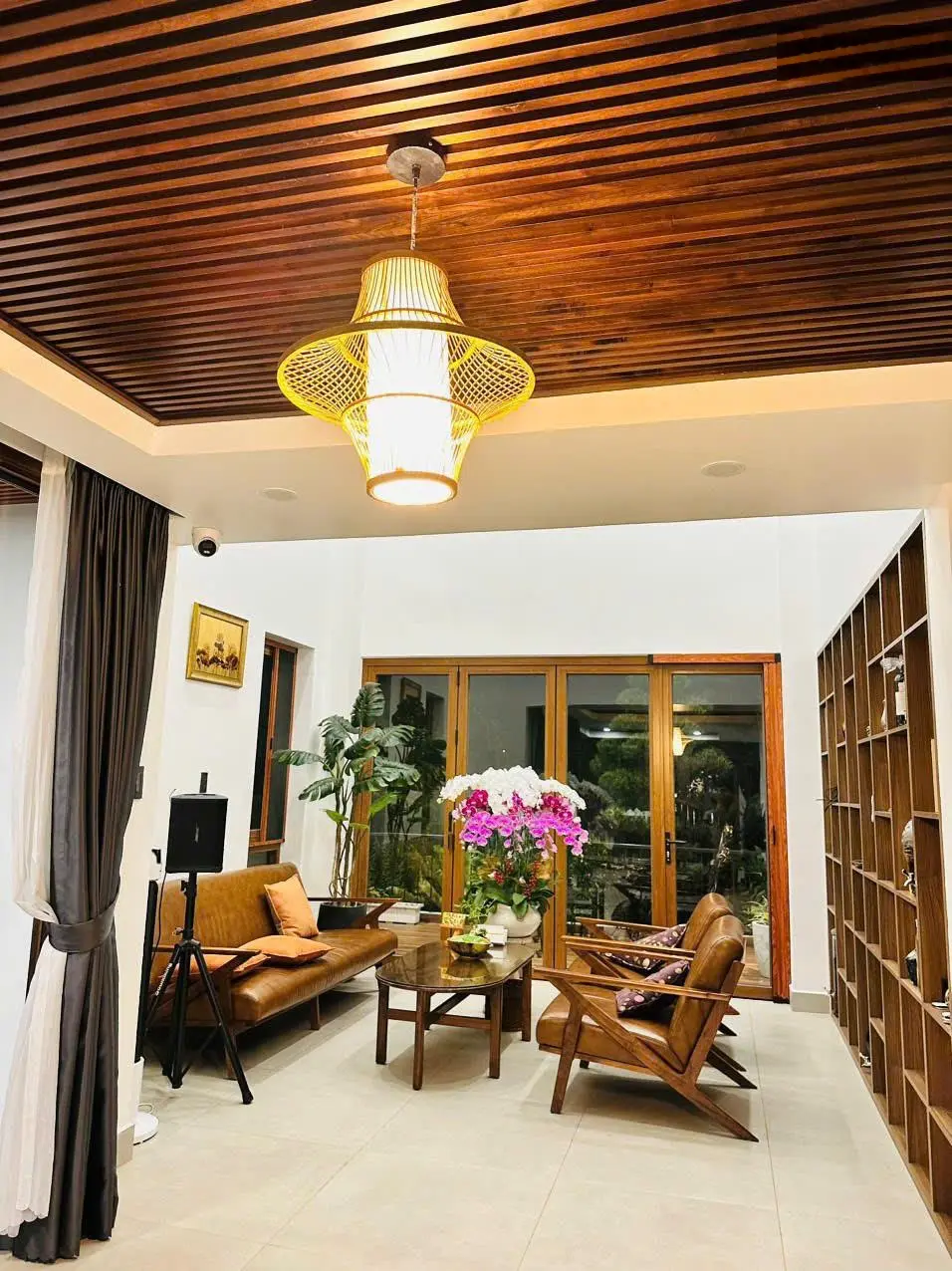 Đừng bỏ lỡ 1 căn biệt thự góc 2 mt nhà xây tâm huyết chủ cần bán gấp để giải quyêt cv giá cực rẻ