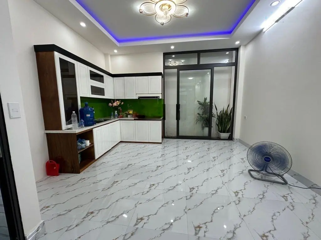 Bán nhà Đại La, cực phẩm Bách Kinh Xây, 45m2 x 5 tầng, 7 phòng ngủ, 2 mặt thoáng, nở hậu cực đẹp