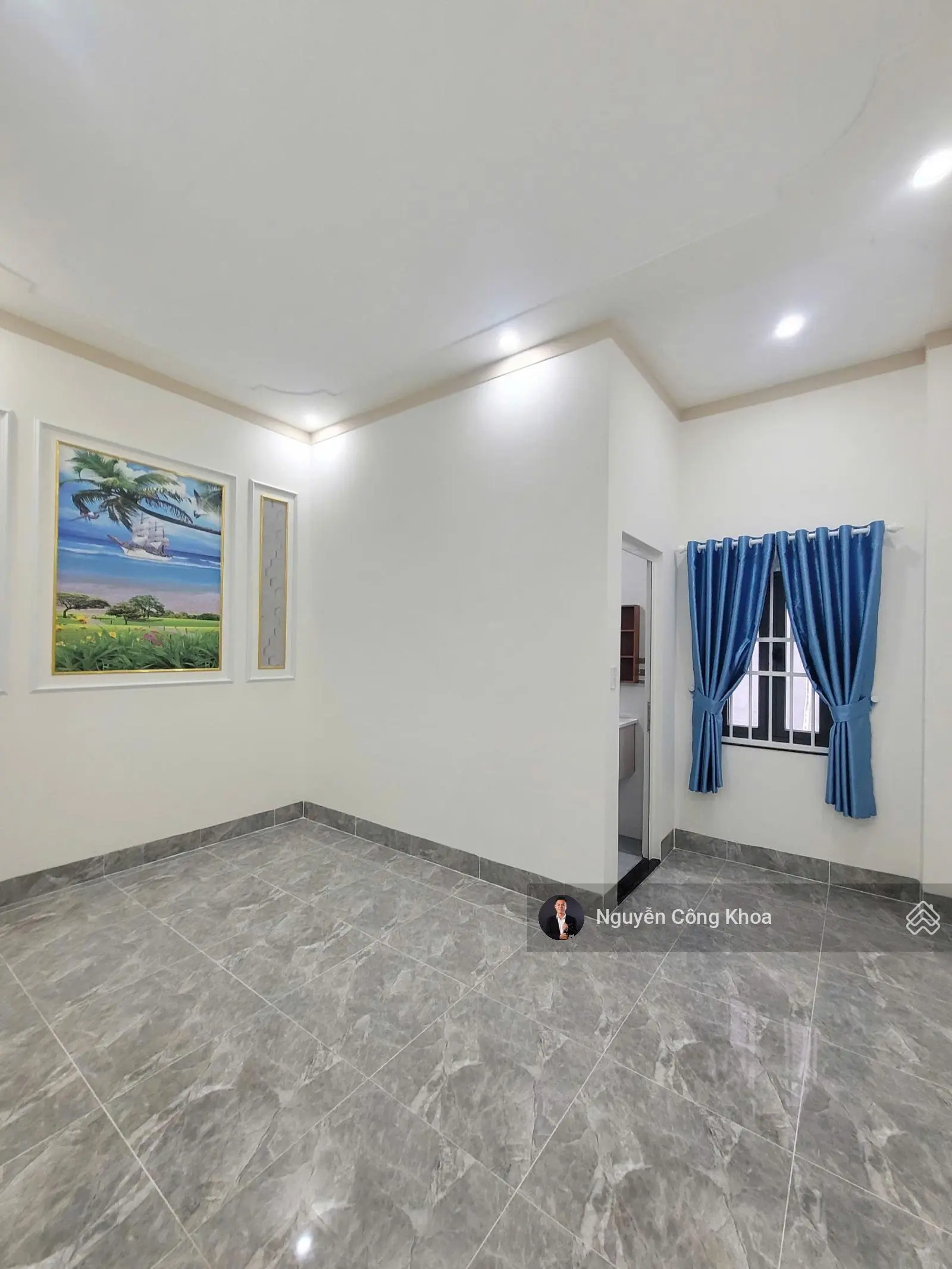 Bán nhà đúc 3 tấm tân cổ điển, sân ô tô, 3 phòng ngủ, 4WC, KDC gần TTYT P. Tân Đông Hiệp, Dĩ An