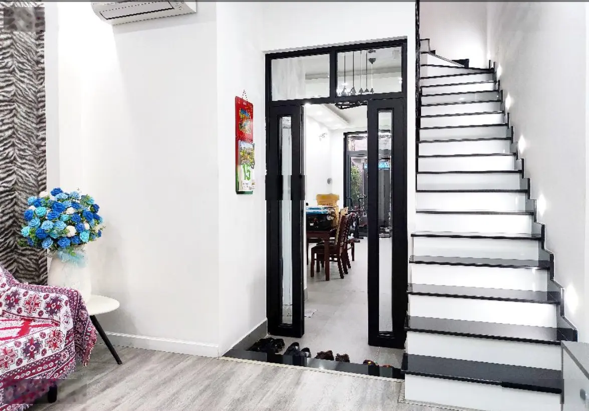 Mtkd cực đẹp-đối diện city land-chất lượng xd siêu đỉnh-1 phút tới lotte mart-4 tầng hẻm 8m, 11.xtỷ
