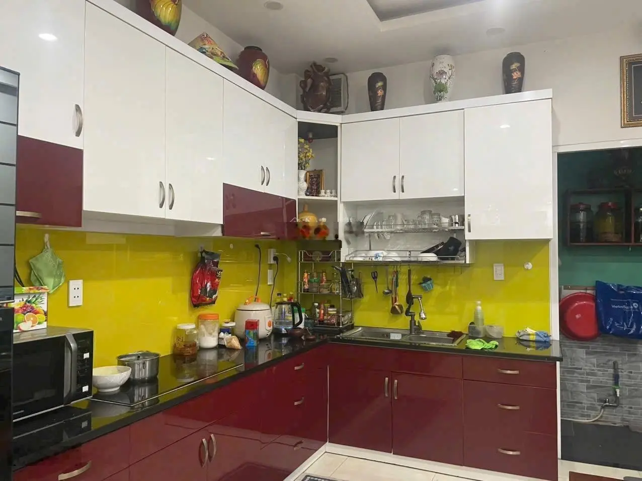 Bán nhà đẹp 1 trệt 2 lầu đường xe tải tránh gần KĐT Vạn Phúc, Thủ Đức, giá chỉ 8,2 tỷ