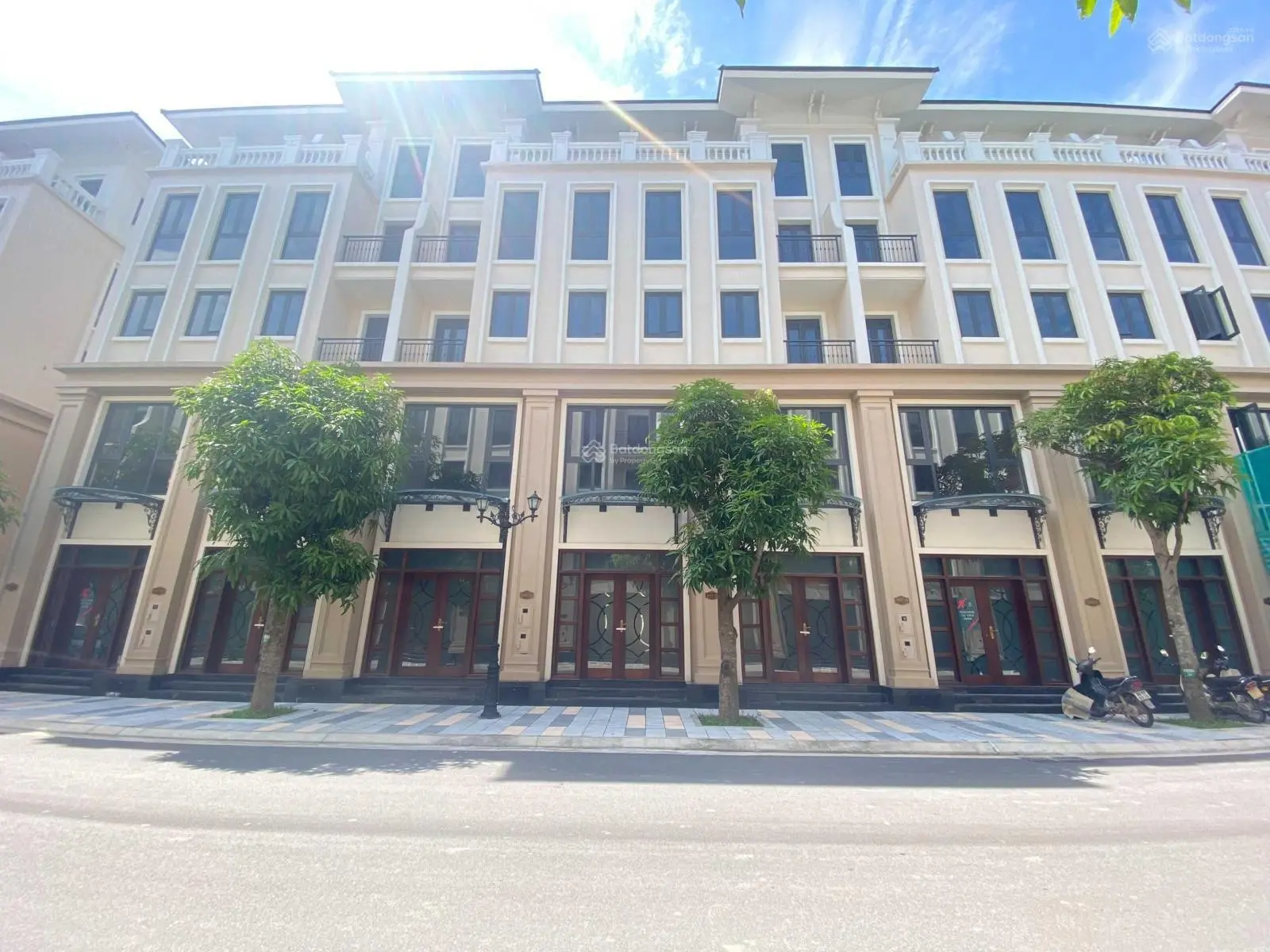 Bán liền kề 60m Thời Đại 5, Vinhome Ocean Park 3 The Crown - Giá 8,2 tỷ, hướng Đông Nam