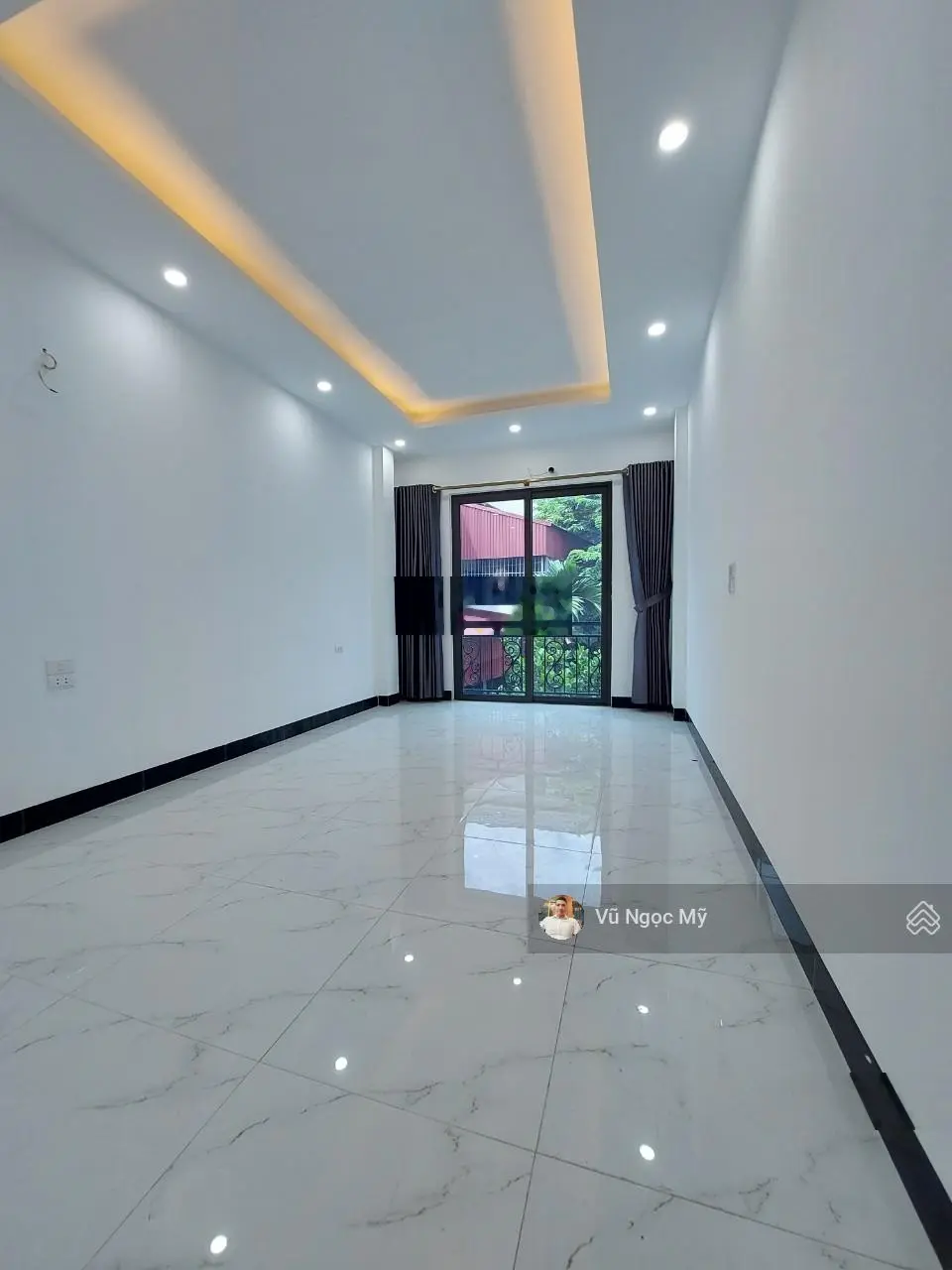 Nhà 5 tầng 33m2, ngay quốc lộ 6, 600m ra tàu điện trên cao, bến xe Yên Nghĩa, giá chỉ 4.3 tỷ.