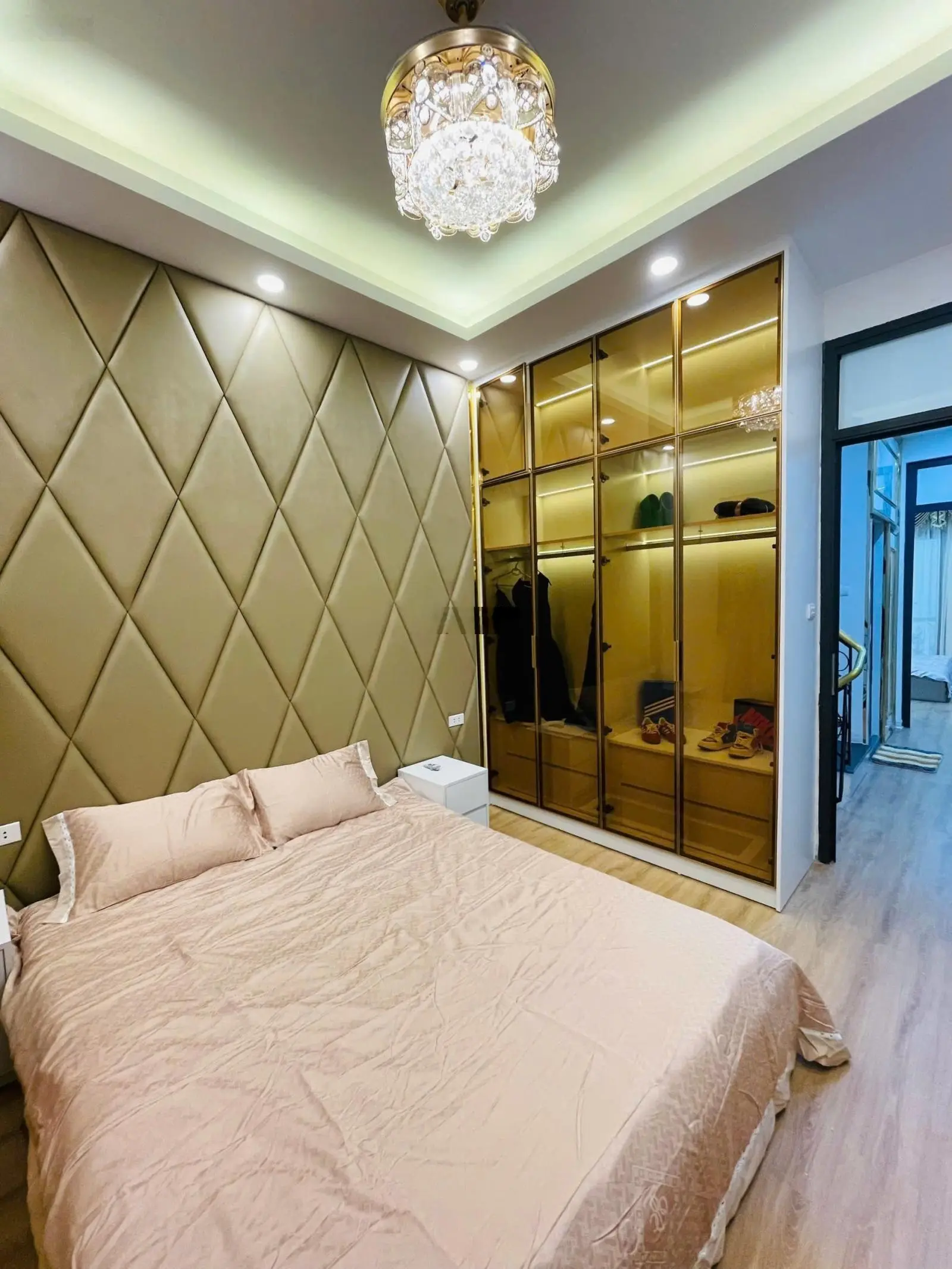 Giá đầu tư, bán nhà Mỹ Đình, gần 6 tỷ có nhà 36m2, 4pn, mặt ngõ ô tô, kinh doanh.