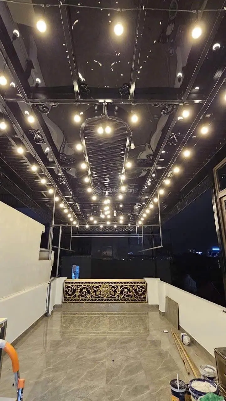 Bán Nhà Minh Khai, hai Bà Trưng . DT 52m2 6T Mặt tiền 4m. giá: 18.7 tỷ. LH :0383 426 ***