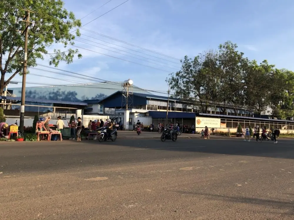 Lô góc (19x88=1675m2), ngay cụm kcn, chợ buôn bán đông, tiện xây trọ giá 230tr