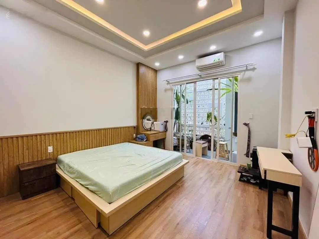 Cần bán nhà đẹp 3 tầng, đường 13m TĐC Đất Lành, giá rẻ