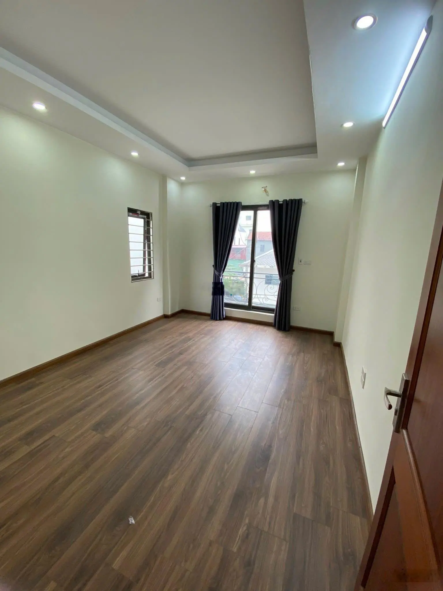 Chuyển công tác,cần chuyển nhượng,nhà lô góc, đường ô tô tránh ngay ĐH TDTT(35m2-3 tầng)2.65 tỷ