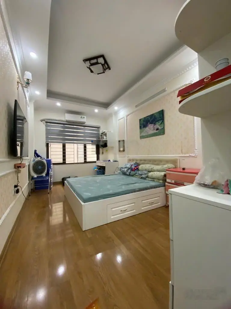 Bán nhà nội thất đẹp sát hồ điều hòa - ô tô ngay cửa - Yên Nghĩa - 5 tầng, chỉ 5,78 tỷ