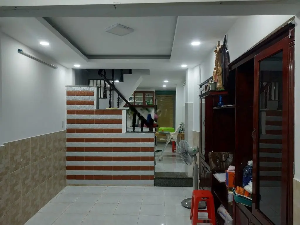 BÁN NHÀ 3 TẦNG, SÁT MẶT TIỀN ĐÔNG HỒ, TÂN BÌNH, NHỈNH 3 TỶ.