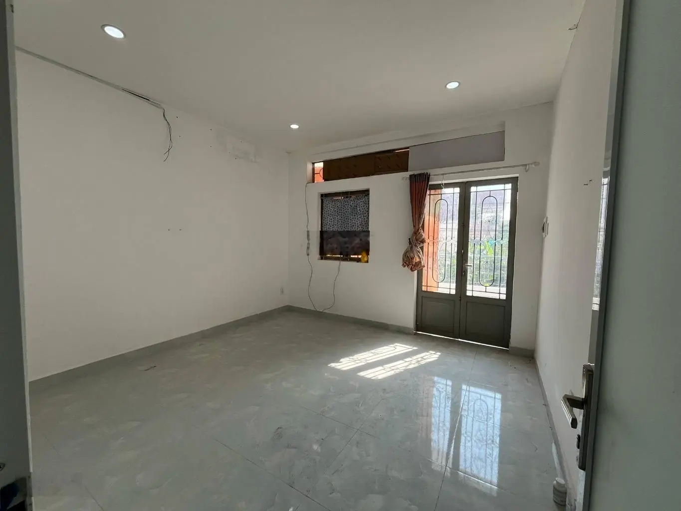Giảm 400Tr. Nhà trệt. 90m2 ngay Coopmart Bình Triệu, cho thuê 8tr, hẻm xe hơi vào nhà. Còn 7,5 tỷ
