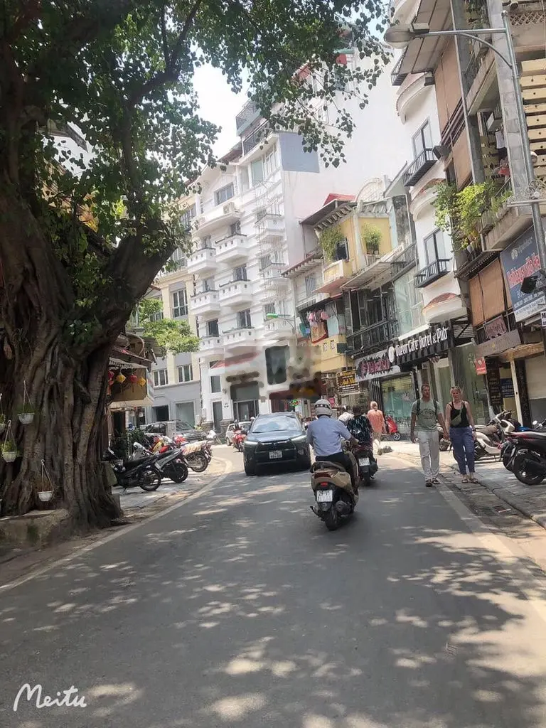 Tôi bán nhà MẶT PHỐ HÀNG BÔNG- TỐNG DUY TÂN lô góc 13m2 Tầng1 hơn 4 TỶ