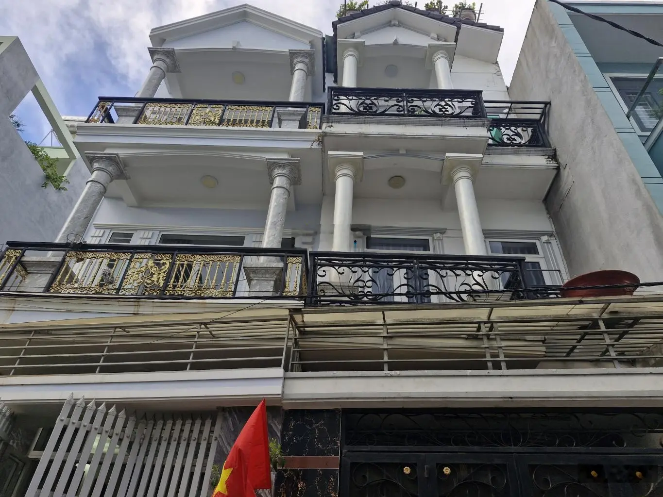 Nhà đẹp 4 tầng kế cao đẳng công thương-đường 22 phước long b q9-hẻm xe hơi 7 chỗ-6tỷ8 thương lượng