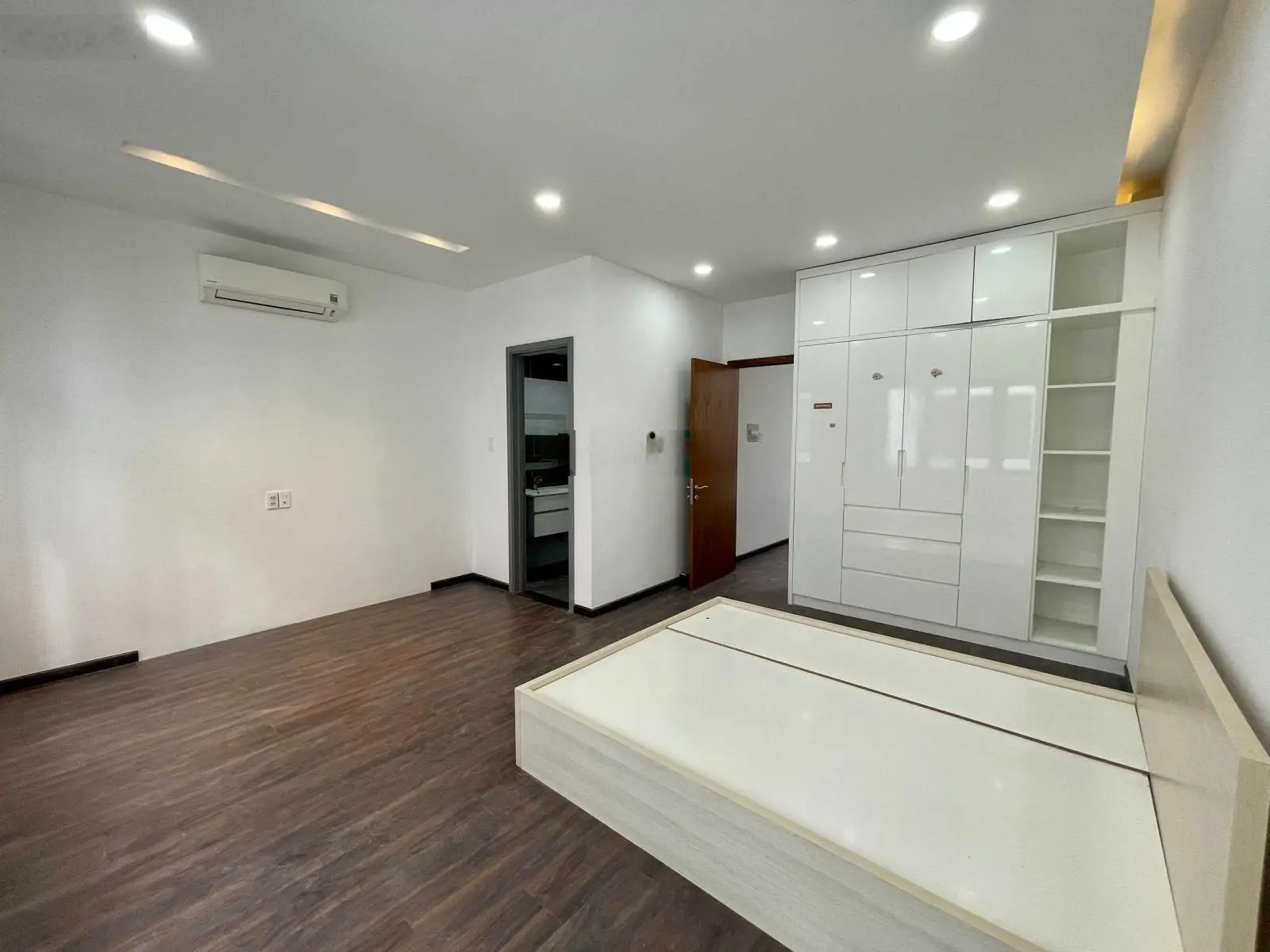 Bán nhà phố kinh doanh mặt tiền đường N8 KDC Jamona City Quận 7. DT 5x17m hướng Tây Bắc giá 16,5 tỷ