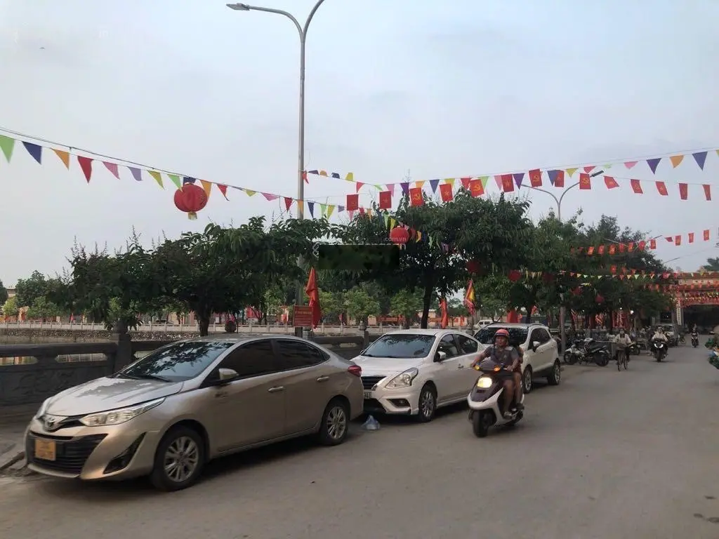 Bán nhanh 50m2 đất Phú Diễn, Đức Diễn lô góc hai mặt thoáng, gần ô tô, giá nhỉnh 6 tỷ LH 0968 371 ***