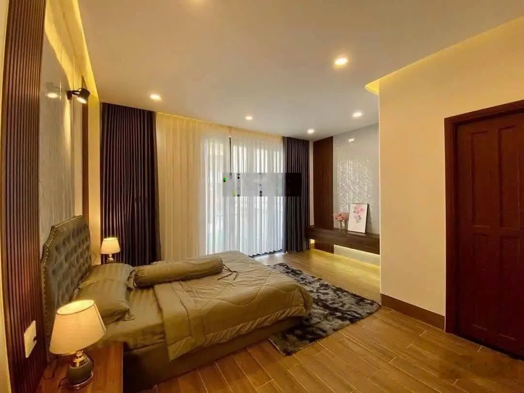 Nhà đẹp hiện đại đường lớn Nguyễn Thị Minh Khai - Bến Nghé - Q1, 66,5m2 cho thuê 38 triệu