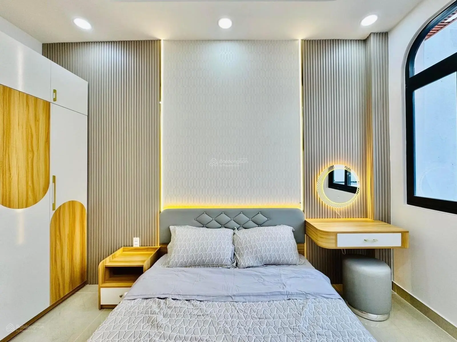 Bán nhà đẹp full nội thất trên đường Lê Văn Duyệt, phường 3, Bình Thạnh.