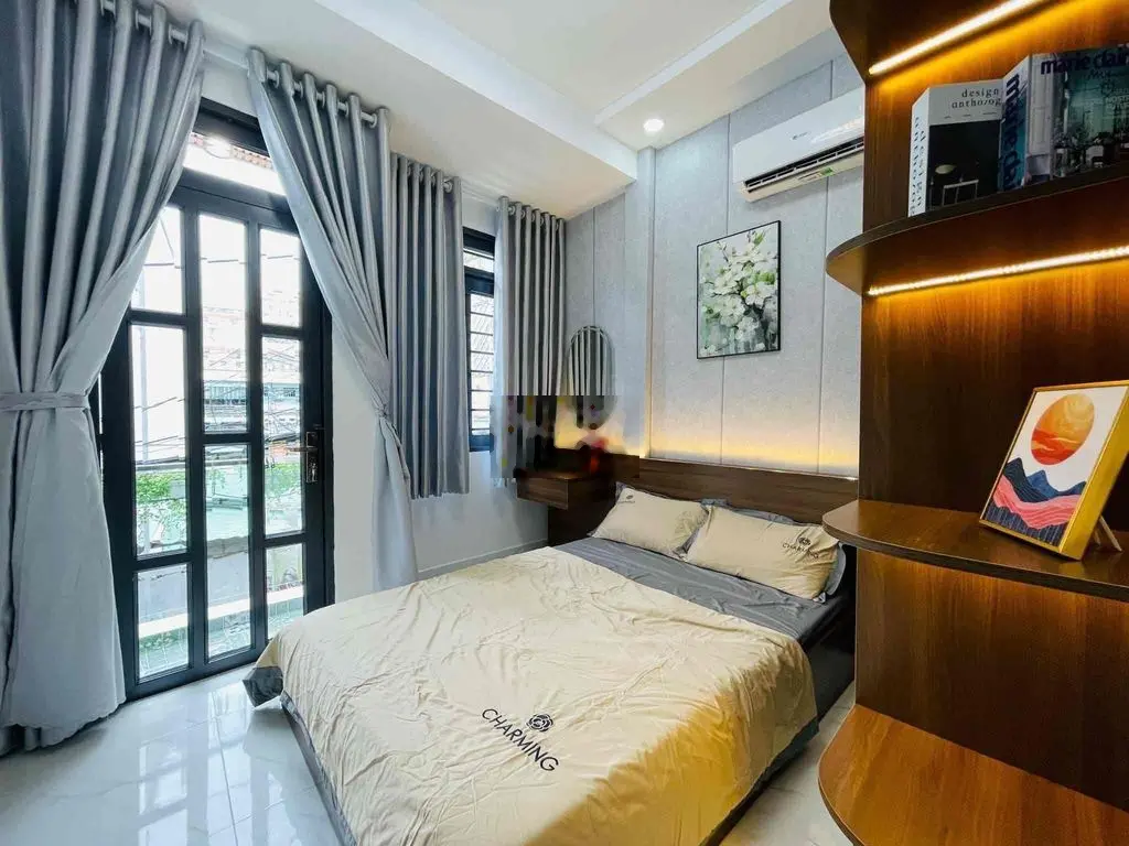 Chủ ở Tp Muốn Về Quê bán nhà hẻm Lạc Long Quân giá 3 tỷ 19 còn TL SHR