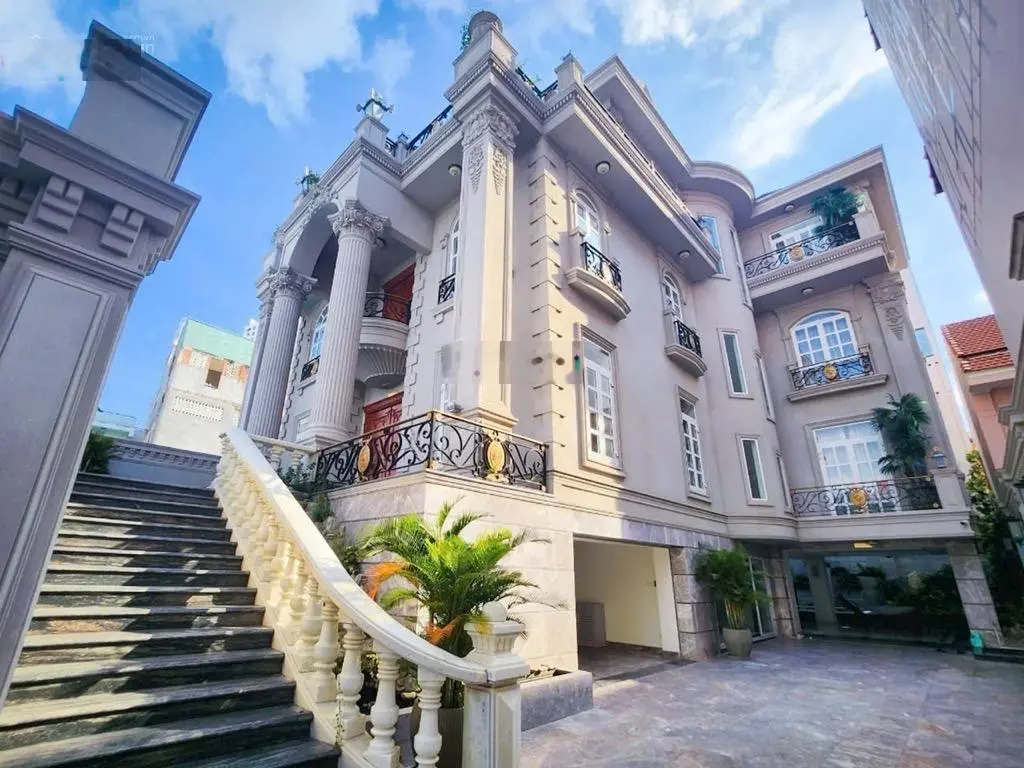 Siêu dinh thự Q7 - khu Kiều Đàm - 557m2 - 4 tầng - như hình - giá 85 tỷ