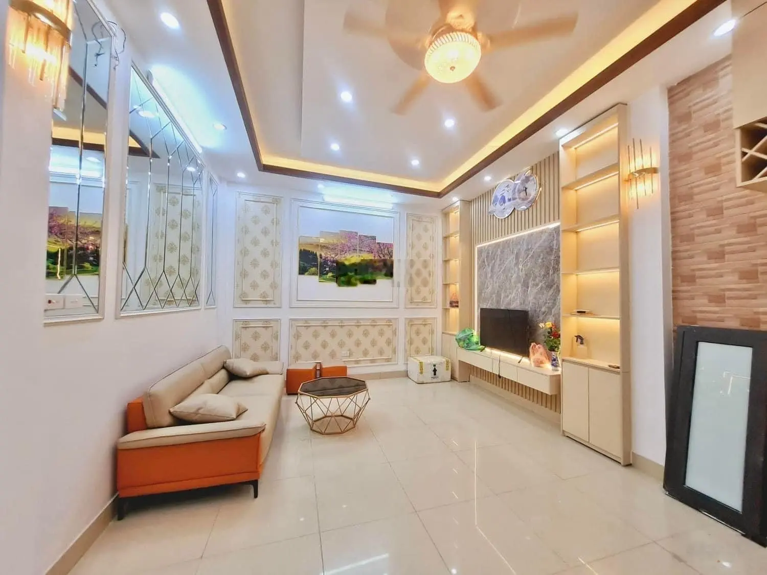 Bán nhà tại Vĩnh Hưng, Hoàng Mai. Diện tích 30m2, 5 tầng, giá 4,3 tỷ