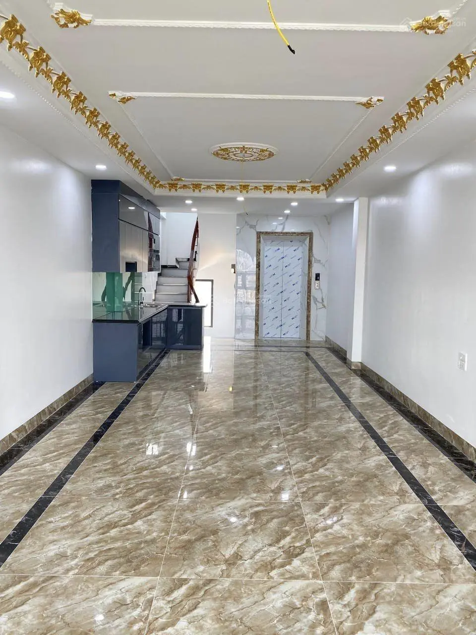 Mặt phố Tam Trinh, 7 tầng thang máy, mới kính koong, vỉa hè, kinh doanh tốt, 60m2, hơn 13 tỷ