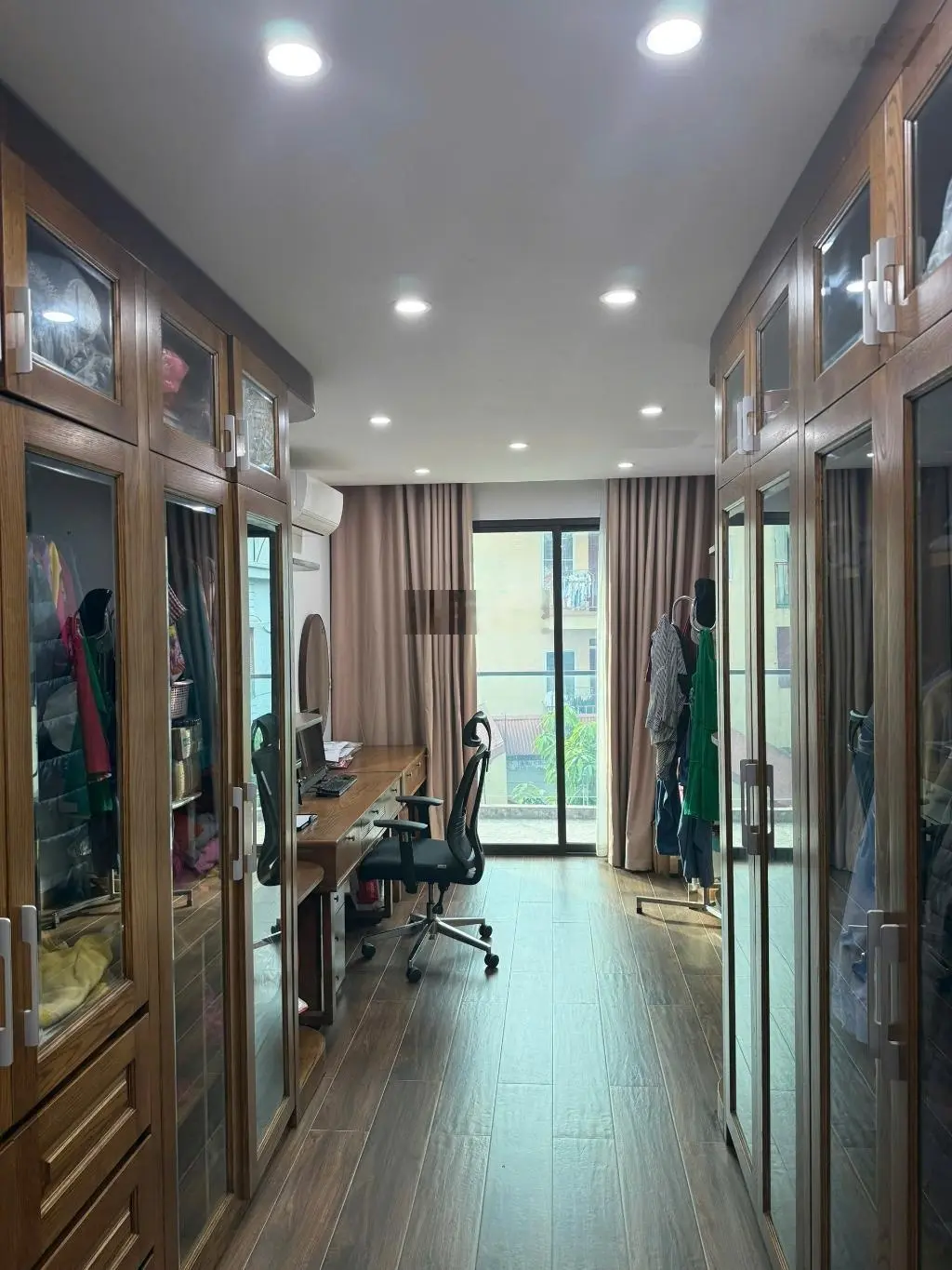 Bán nhà Cầu Giấy- Toà nhà 8T thang máy- phân lô ô tô- cách phố 1 nhà- 60m2- 25 tỷ
