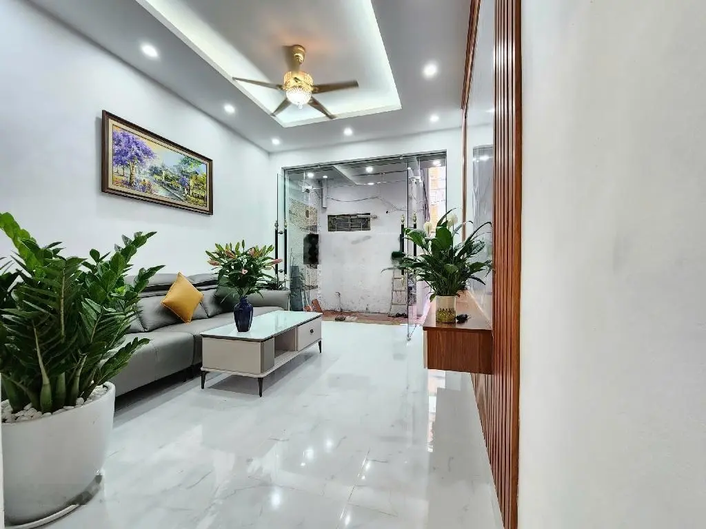 42m2 5 tâng định công thượng nhà vừa xây song con mới vị trí đẹp cách phố định công thượng 150m.,