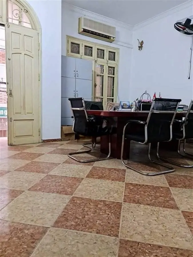 Bán nhà Đại lộ Thăng long, 92m, 5 tầng, oto tránh, KD đỉnh giá 21 tỷ