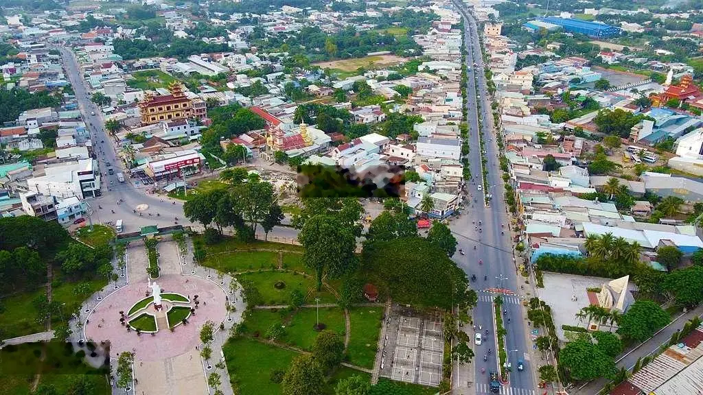Bán lô đất ngay cụm khu công nghiệp, giáp chợ, UBND, trường học, bệnh viện, đã có SHR