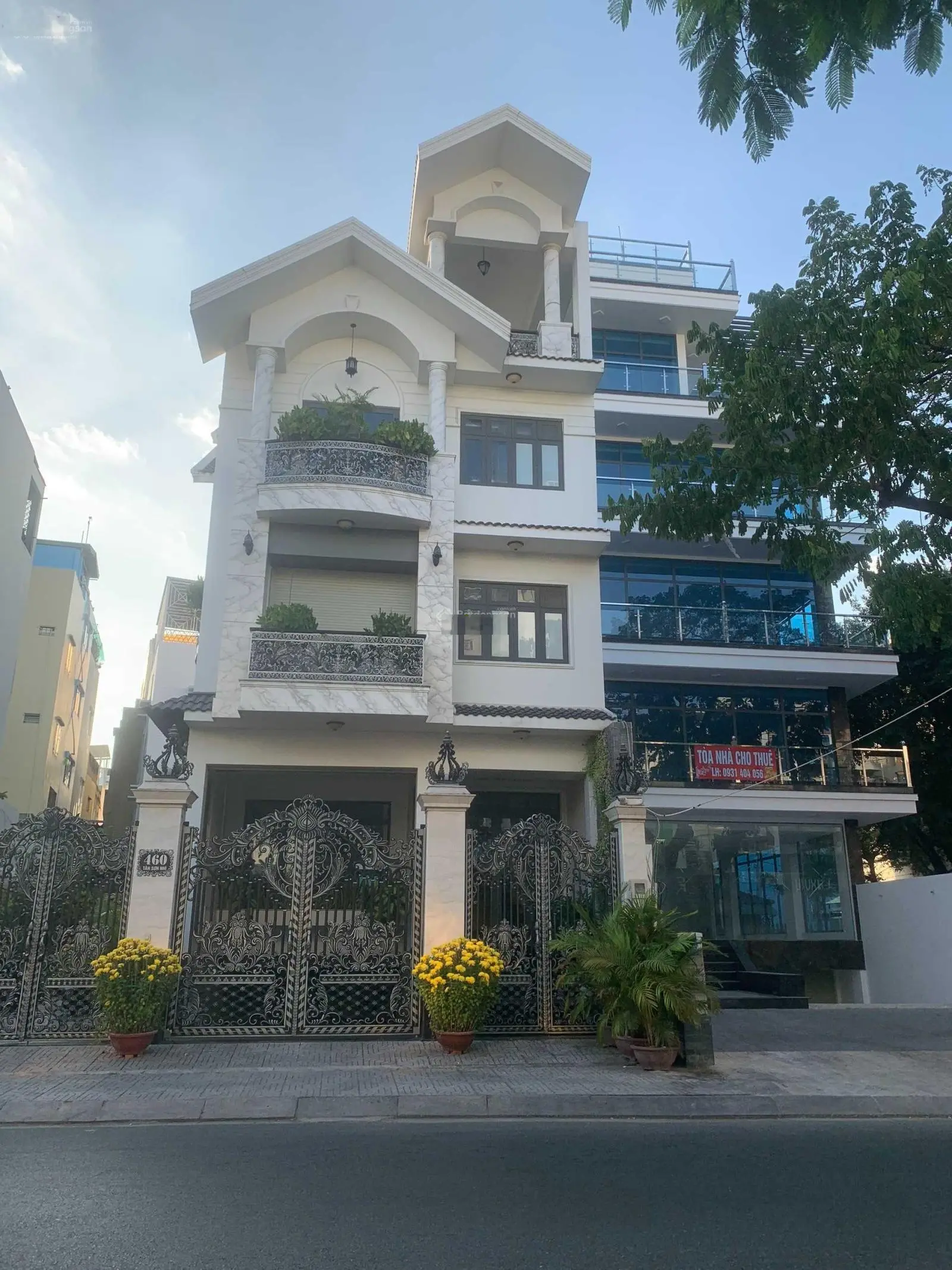 Mặt tiền Bình Thạnh 30m đẹp có lề 5x23m 5 tầng mới full nội thất sang trọng giá 25 tỷ TL