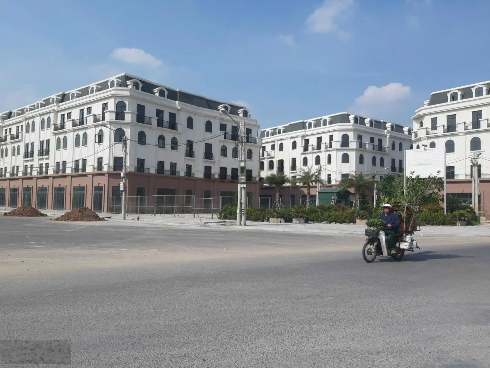 Chính chủ gửi bán Liền Kề 80m2 Sơn Đồng Center Hoài Đức giá chỉ 11X tỷ sẵn sổ giao dịch