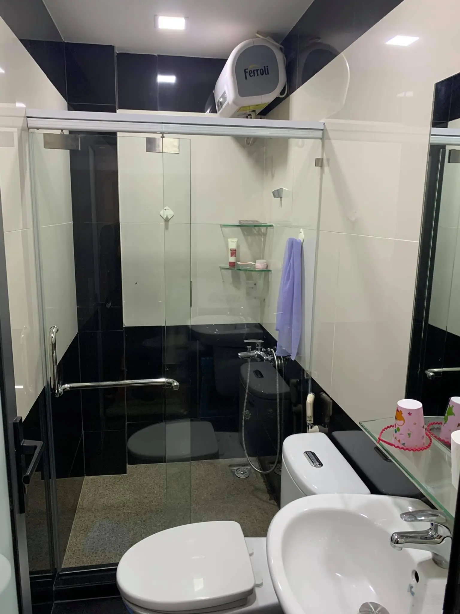 Chính chủ bán gấp. P. Thảo Điền, Q2 - Nhà mặt tiền DT 75m2 * 5 tầng. Giá đầu tư 26,5 TỶ tl
