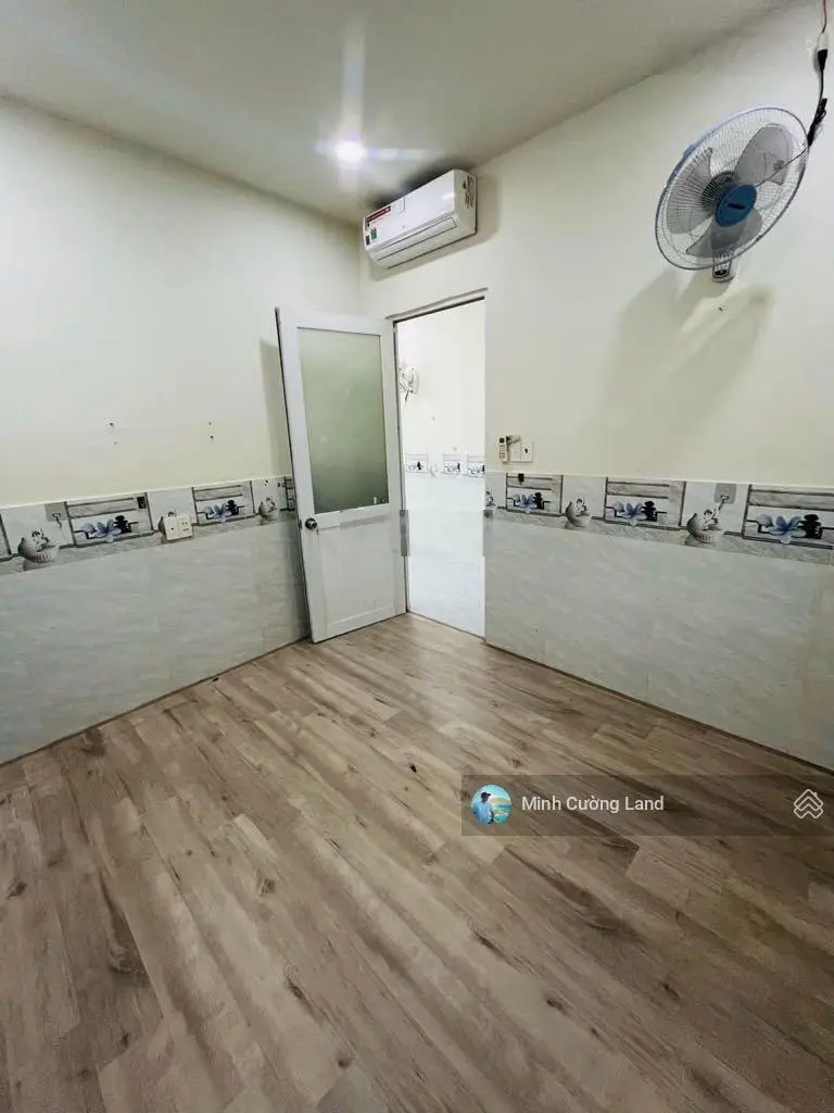 Chỉ 3.5tỷ TL, Bán nhà đẹp Nguyễn Kiệm P3 Gò Vấp giáp Phú Nhuận, 50m2 nở hậu, 2 tầng đúc 3pn, gần MT