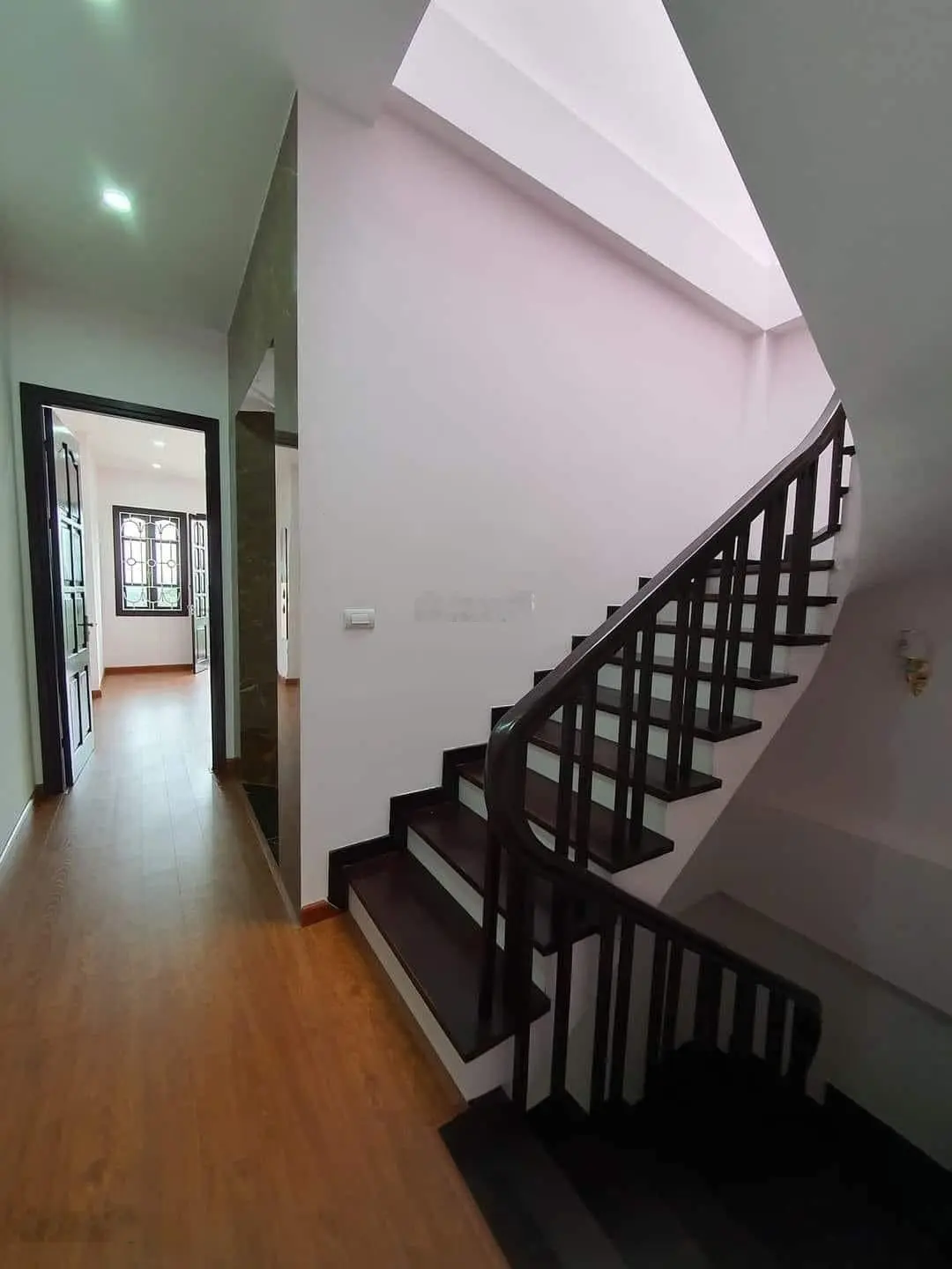 Giảm sốc 1 tỷ - bán gấp nhà phân lô Cầu Giấy - 75m2 - 7 tầng thang máy- ô tô tránh- kinh doanh đỉnh