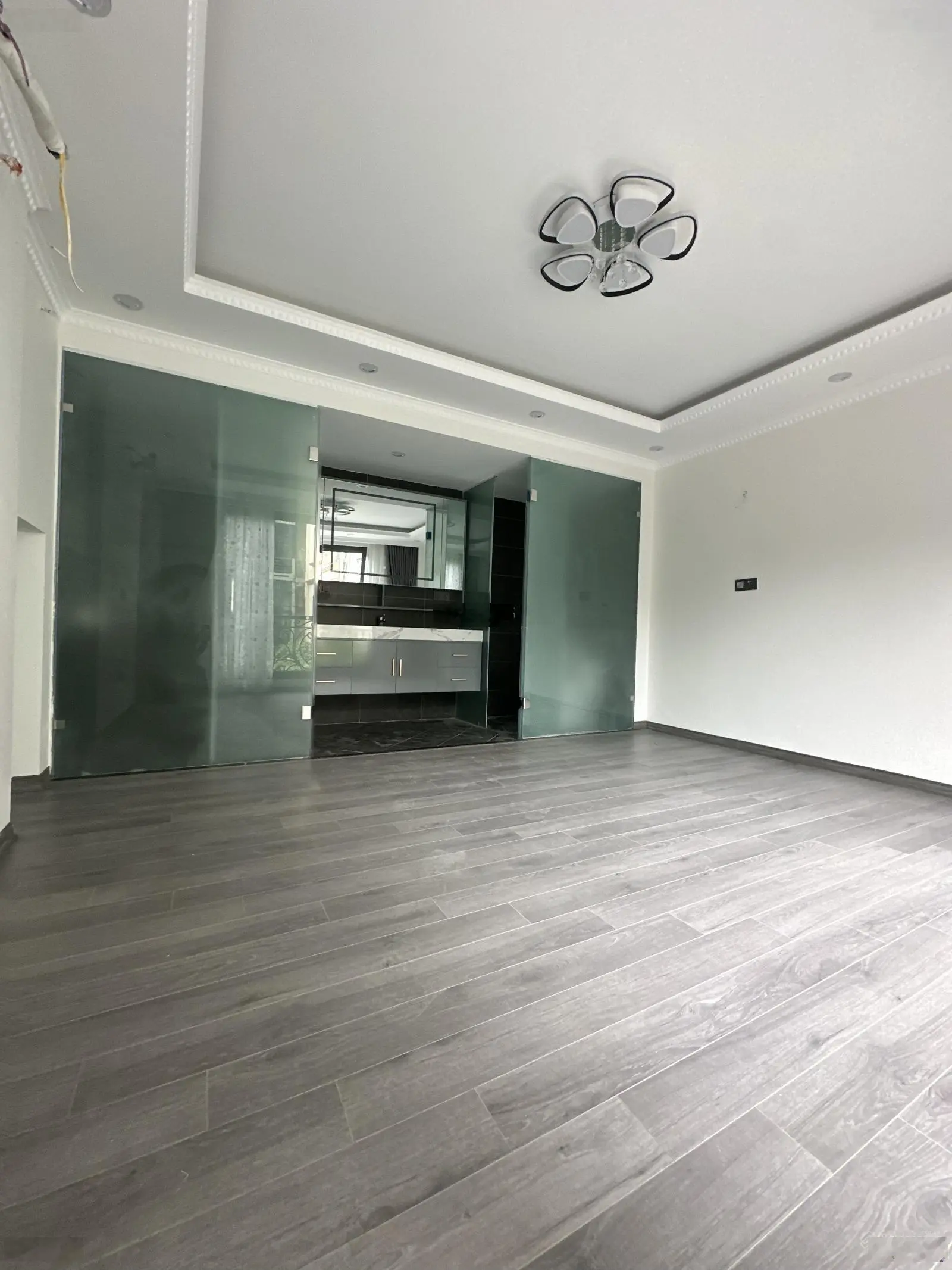 Thái hà mặt tiền bề thế_7.9m_6 tầng thang máy êm ru_ô tô tránh 10m dt:40m_13.2 tỷ sổ đỏ pháp lý r