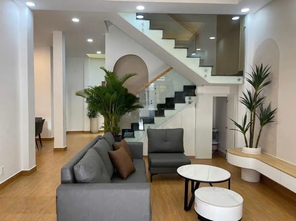 Nhà cực đẹp phong thủy cực tốt ngang 6m nở hậu - oto vào tận nhà chỉ nhỉnh 7tỷ