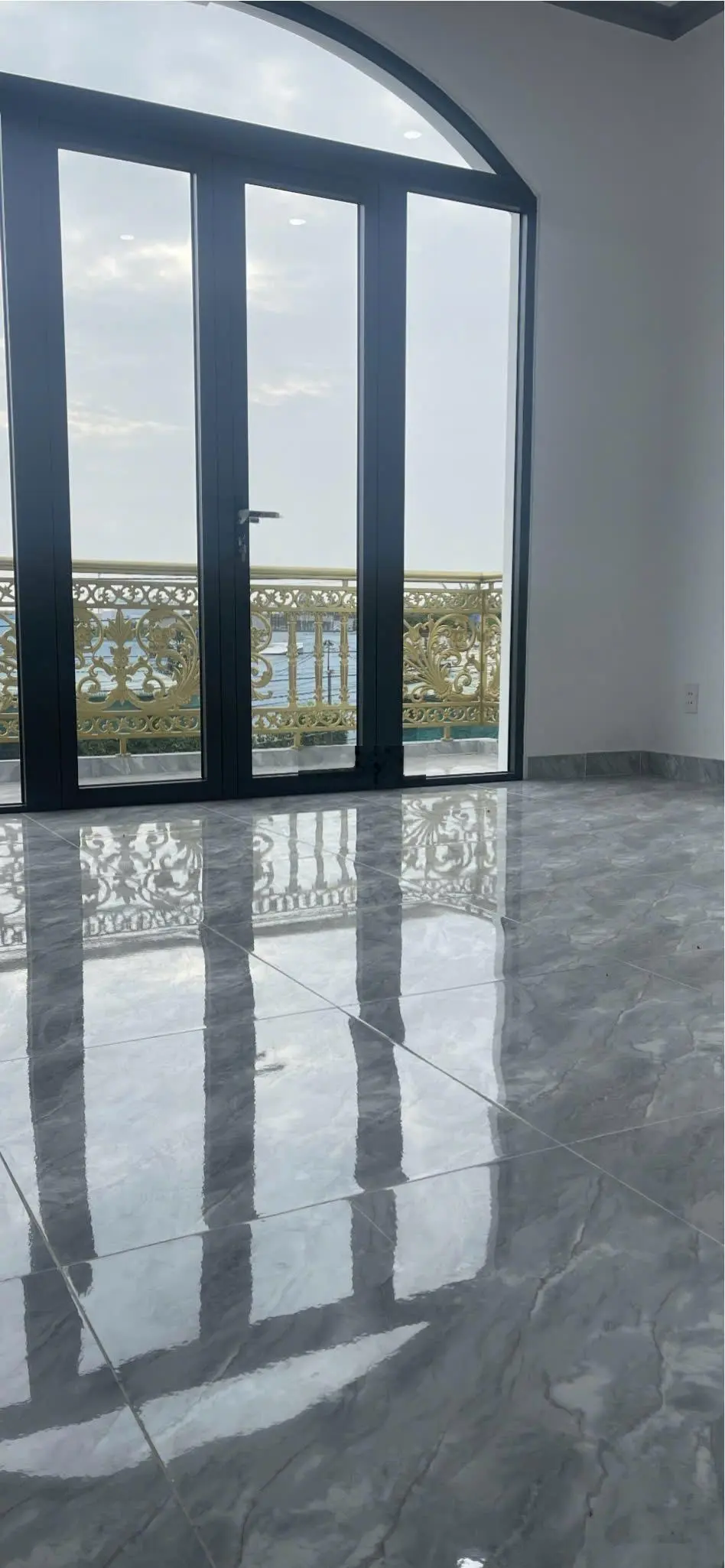 BÁN nhà mới xây vào ở liền cách trung tâm Cần Giuộc 500m
