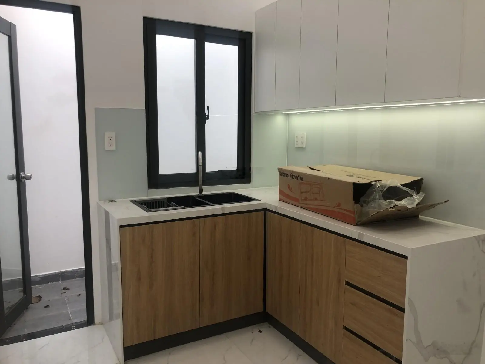 Bán nhà mới xây p. Hiệp Bình Phước, Thủ Đức, diện tích 70 m2, ngang 4m, dài 17.5m, giá 3 tỷ 99 TL