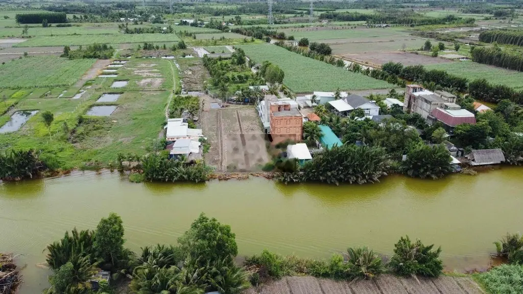 chính chủ gửi bán lô đất giáp sông lớn đẹp, đường ô tô vào tận nơi