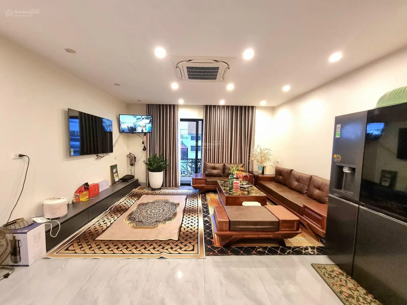 Nhà trong mơ phân lô Nguyễn Chí Thanh ôtô đỗ cửa, cách phố 30m DT 51m2, 5tầng, MT 6m, giá 18,8tỷ