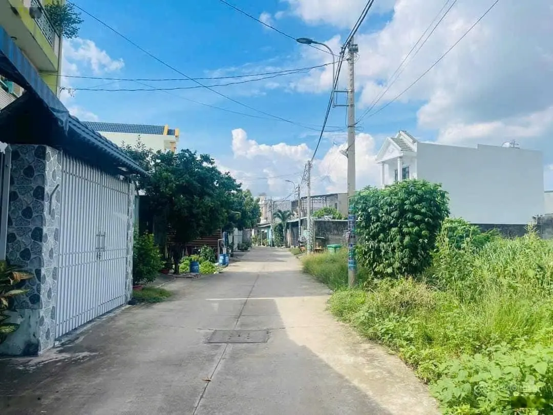 Chủ kẹt tiền cần ra nhanh lô đất MT Phan Văn Hớn, Hóc Môn, cách chợ Bà Điểm 800m, SHR